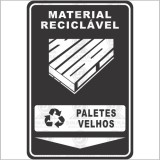 Material reciclável - Paletes velhos 